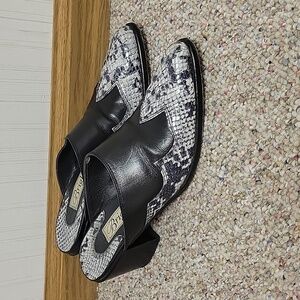 Brighton, women's black & grey Westy mule sz 7N 2.5" heel leather upper and sole
